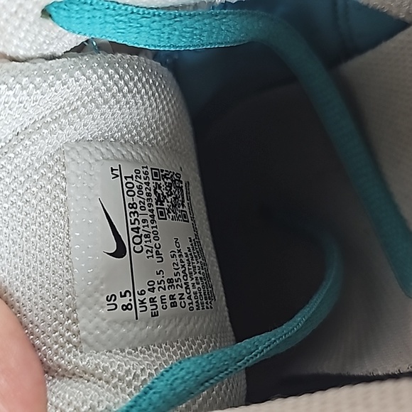 NIKE VAPOR MAX WOMANS SIZE 8.5 GUC - Picture 11 of 11